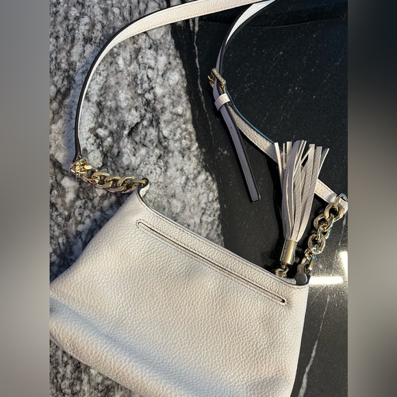 LIKE NEW MICHAEL KORS CROSS BODY - Picture 2 of 3